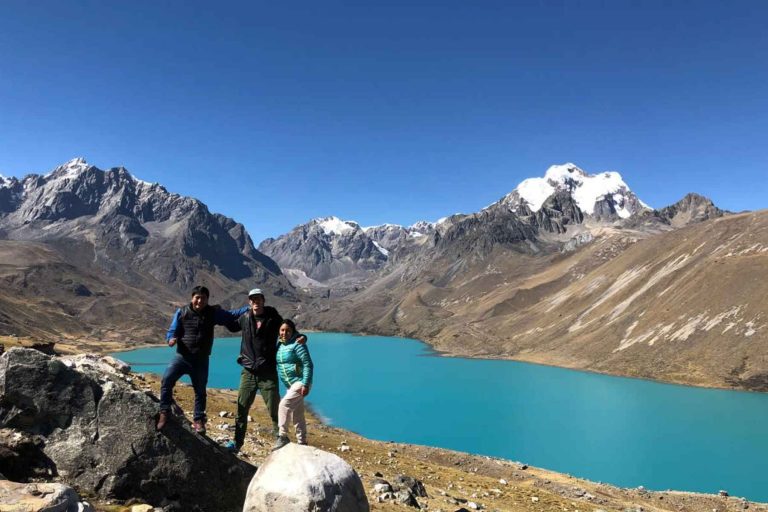 Singrenacocha Lake Transport