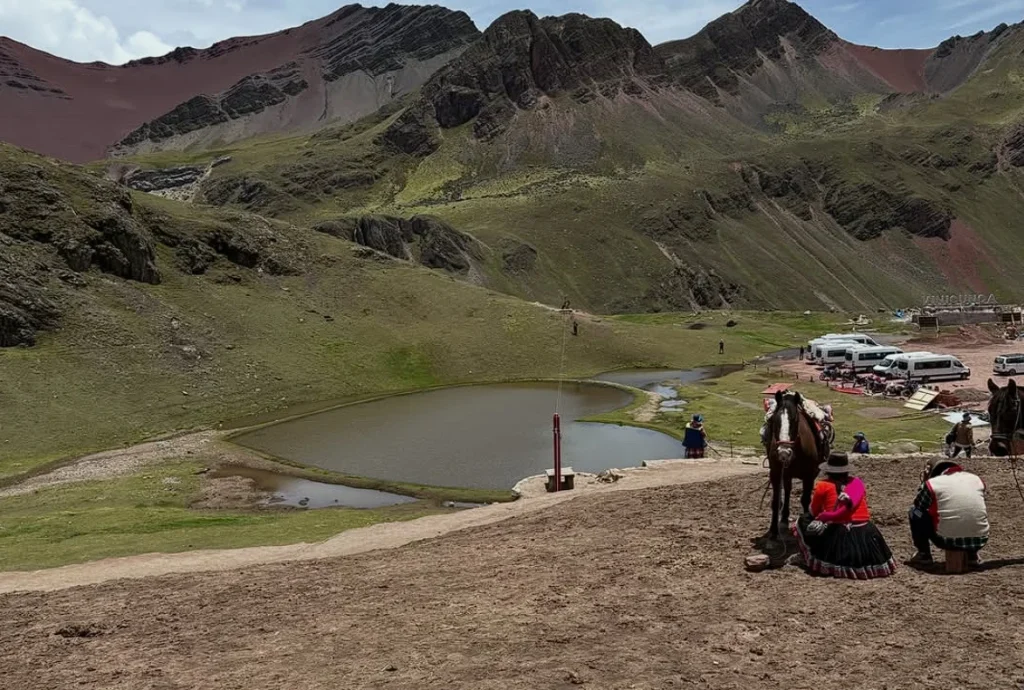 Transporte privado ida y vuelta a la Montaña de 7 Colores desde Cusco