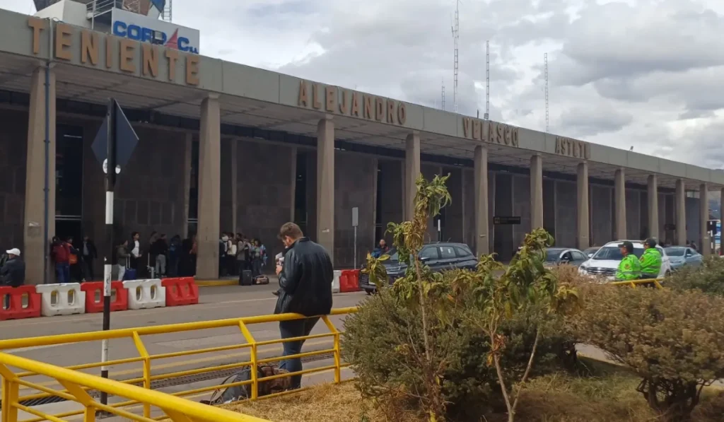 ¿Cómo se llama el aeropuerto de Cusco?